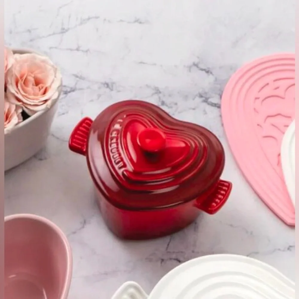 Le Creuset ❤️Cerise Red Petite Heart Casserole Mini Cocotte Ramekin NIB